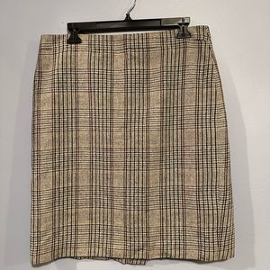 This skirt has a nice pattern with small hints of maroon.